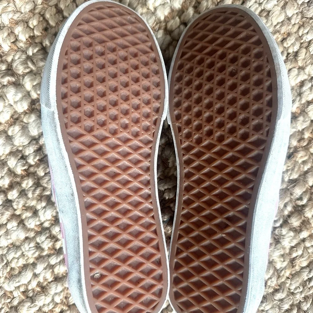 Vans Off The Wall, Women’s 8, Mens 6.5
Floral Pink Checker Slip-On Sneakers - Picture 4 of 9